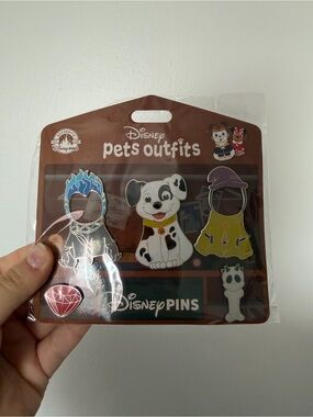 Disney Pets Outfits Enamel Pin Set - Dalmatian & Accessories